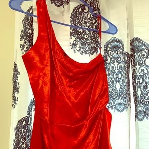 Red Long One-shoulder Dress with a Split
